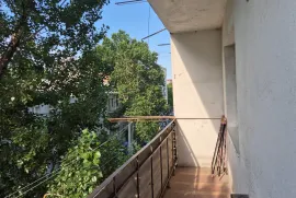 Аренда, 1 Kомнатная, Старое здание, Тбилиси, saburtalo