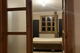 იყიდება ბინა, 4 ოთახიანი, ძველი აშენებული, თბილისი, დიღმის მასივი