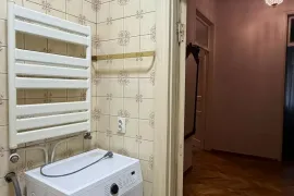 ქირავდება ბინა, 3 ოთახიანი, ძველი აშენებული, თბილისი, სოლოლაკი