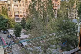 For Rent, 2.5 Room, Old building, Tbilisi, saburtalo