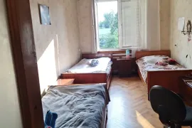 For Rent, 2.5 Room, Old building, Tbilisi, saburtalo