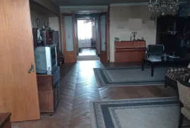იყიდება ბინა, 4 ოთახიანი, ძველი აშენებული, თბილისი, დიღმის მასივი