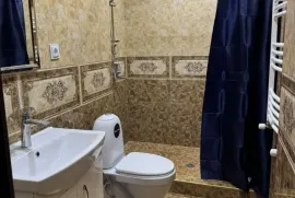 ქირავდება ბინა, 2 ოთახიანი, ძველი აშენებული, თბილისი, საბურთალო