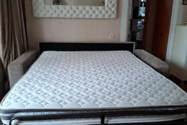იყიდება დივანი.