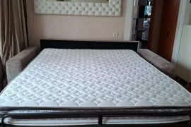 იყიდება დივანი.