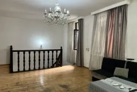 ქირავდება ბინა, 7 ოთახიანი, ძველი აშენებული, თბილისი, დიდუბე