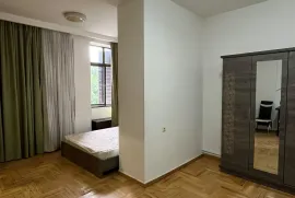 ქირავდება ბინა, 7 ოთახიანი, ძველი აშენებული, თბილისი, დიდუბე