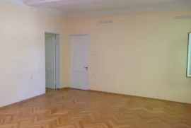 იყიდება ბინა, 6 ოთახიანი, ძველი აშენებული, თბილისი, ვაკე