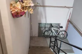 For Rent, 3 Room, Old building, Batumi, Rustaveli District