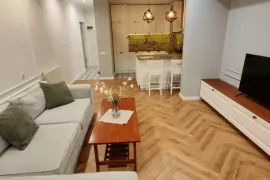 For Rent, 3 Room, Old building, Batumi, Rustaveli District