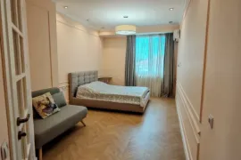 For Rent, 3 Room, Old building, Batumi, Rustaveli District