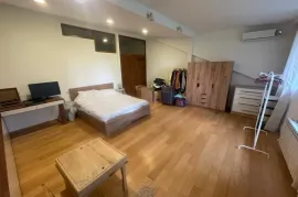 Продается квартира, 4 Kомнатная, Старое здание, Тбилиси, saburtalo