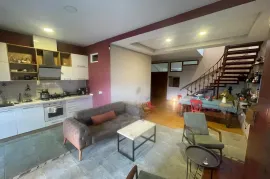 Продается квартира, 4 Kомнатная, Старое здание, Тбилиси, saburtalo