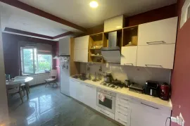 Продается квартира, 4 Kомнатная, Старое здание, Тбилиси, saburtalo