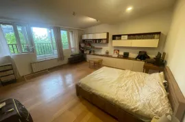Продается квартира, 4 Kомнатная, Старое здание, Тбилиси, saburtalo