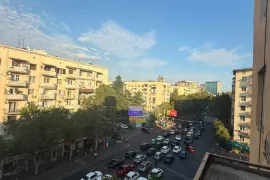 ქირავდება ბინა, 2 ოთახიანი, ძველი აშენებული, თბილისი, საბურთალო