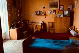 იყიდება ბინა, 5 ოთახიანი, ძველი აშენებული, თბილისი, საბურთალო