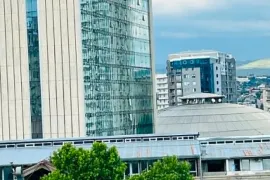 იყიდება ბინა, 5 ოთახიანი, ძველი აშენებული, თბილისი, საბურთალო