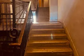 იყიდება ბინა, 5 ოთახიანი, ძველი აშენებული, თბილისი, საბურთალო