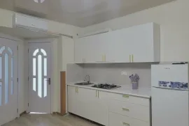 Аренда квартир посуточно, 1 Kомнатная, Старое здание, Хелвачаурский район, Кведа Самеба
