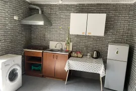 Аренда, 4 Kомнатная, Старое здание, Кутаиси, Сафичхиа