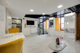 For Rent, 2 Room, Old building, Tbilisi, Sololaki