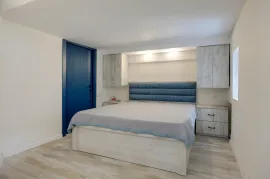 For Rent, 2 Room, Old building, Tbilisi, Sololaki