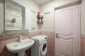 For Rent, 2 Room, Old building, Tbilisi, Sololaki