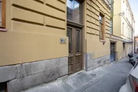 For Rent, 2 Room, Old building, Tbilisi, Sololaki