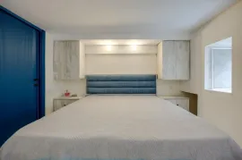 For Rent, 2 Room, Old building, Tbilisi, Sololaki