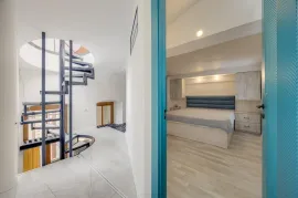 For Rent, 2 Room, Old building, Tbilisi, Sololaki