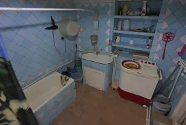Аренда Дома, 8 Kомнатная, Амбролаури , Никорцминда