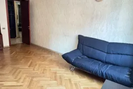 ქირავდება ბინა, 3 ოთახიანი, ძველი აშენებული, თბილისი, საბურთალო