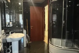 ქირავდება ბინა, 3 ოთახიანი, ძველი აშენებული, თბილისი, საბურთალო