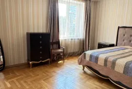 ქირავდება ბინა, 3 ოთახიანი, ძველი აშენებული, თბილისი, საბურთალო