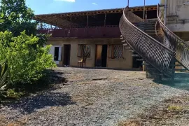 იყიდება სახლი, 8 ოთახიანი, ზუგდიდი