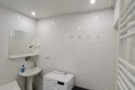 Аренда, 3 Kомнатная, Старое здание, Тбилиси, Чугурети