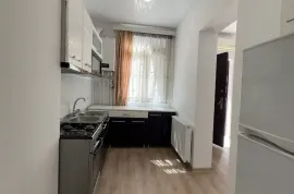 Аренда, 3 Kомнатная, Старое здание, Тбилиси, Чугурети