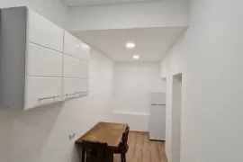 Аренда, 3 Kомнатная, Старое здание, Тбилиси, Чугурети