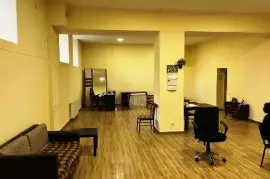 ქირავდება, საოფისე ფართი, ვაკე