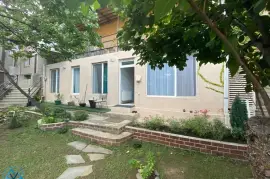 ქირავდება სახლი, 3 ოთახიანი, თბილისი, ვაკე