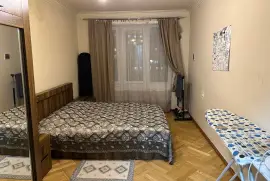 For Rent, 3 Room, Old building, Tbilisi, saburtalo