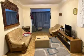 For Rent, 3 Room, Old building, Tbilisi, saburtalo