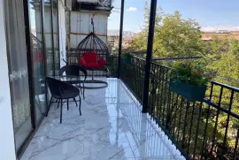 For Rent, 3 Room, Old building, Tbilisi, vake