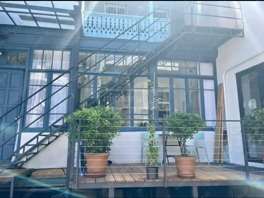 Продается квартира, 3 Kомнатная, Старое здание, Тбилиси, Вера