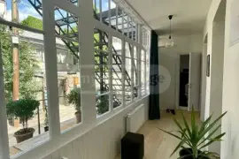 Продается квартира, 3 Kомнатная, Старое здание, Тбилиси, Вера