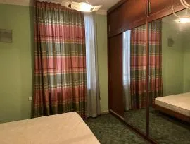 Аренда, 3 Kомнатная, Старое здание, Тбилиси, vake