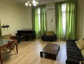 Аренда, 3 Kомнатная, Старое здание, Тбилиси, vake