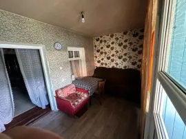 House For Sale, Nadzaladevi