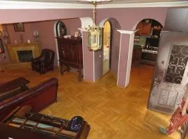 House For Sale, Nadzaladevi